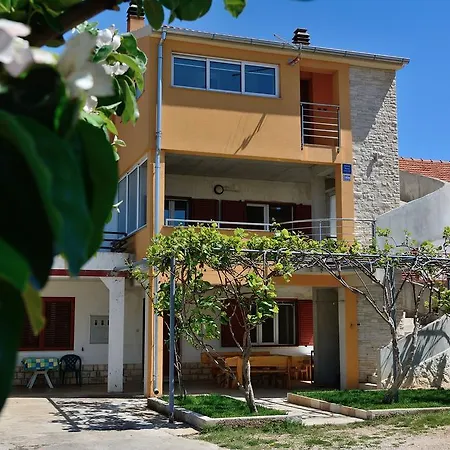 Nino Apartman *