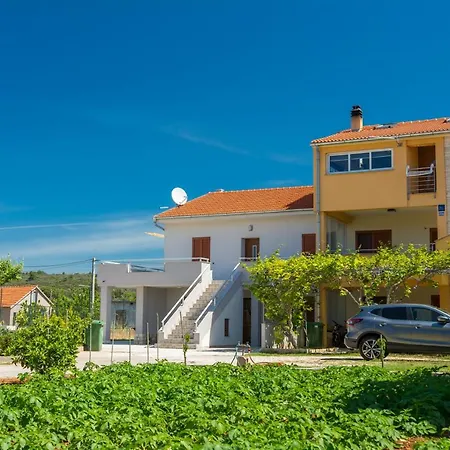 Appartement Nino Sukošan